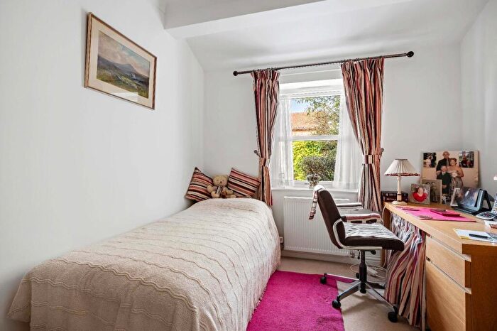 2 Bedroom Detached Bungalow For Sale In South Drive, Cuffley, Potters Bar, EN6