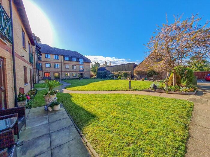 2 Bedroom Apartment For Sale In Shortmead Street, Biggleswade, SG18