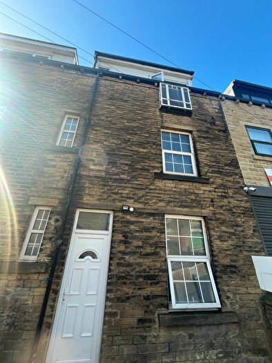 4 Bedroom House To Rent In Allerton Road, BD8