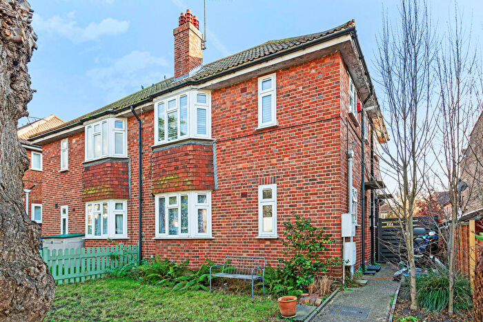 1 Bedroom Maisonette To Rent In Kings Road, Kingston Upon Thames, Surrey, KT2