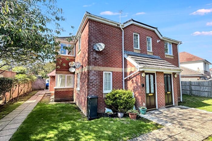 2 Bedroom Flat For Sale In Kinson, BH11