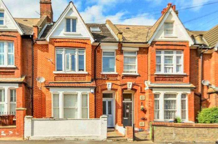 1 Bedroom Flat To Rent In Glengarry Road, East Dulwich, London, SE22