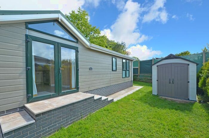 2 Bedroom Mobile/park Home For Sale In Playing Place, Truro, TR3