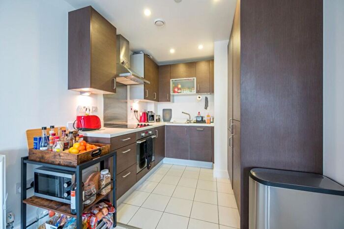 1 Bedroom Flat For Sale In Christian Street, Aldgate, London, E1