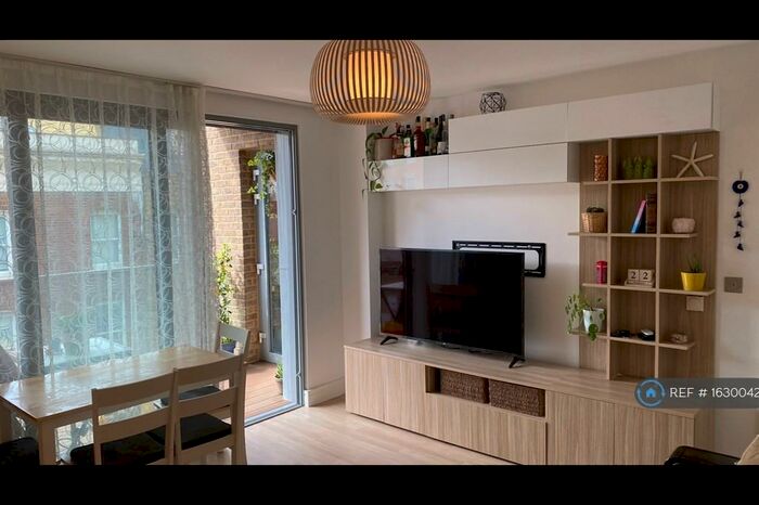 1 Bedroom Flat To Rent In Boleyn Road, London, N16