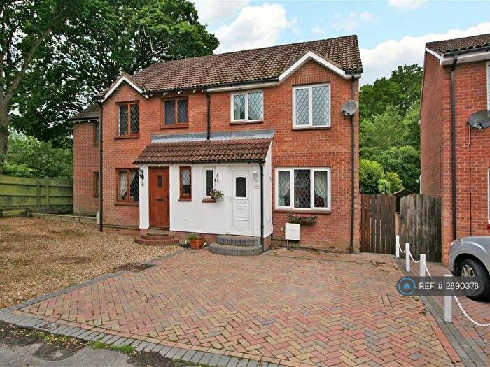 3 Bedroom Semi-Detached House To Rent In Salcombe Close, Eastleigh, SO53