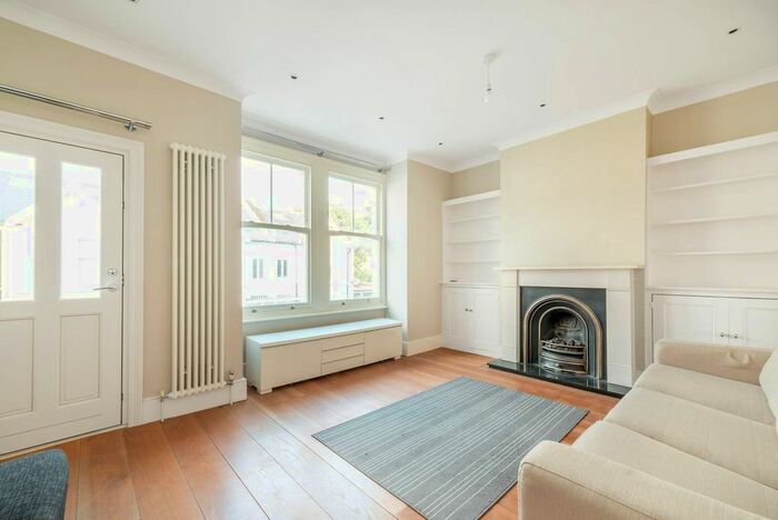 1 Bedroom Flat To Rent In Seymour Gardens, Twickenham TW1