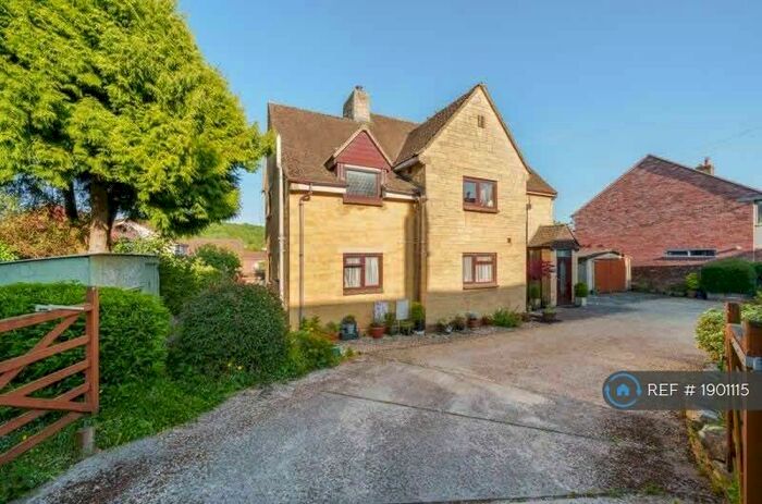 4 Bedroom Detached House To Rent In Orchard Street, Wotton-Under-Edge, GL12