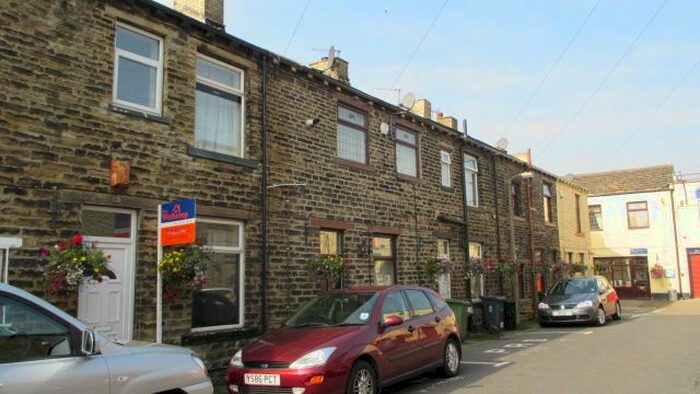 3 Bedroom Property To Rent In Inkerman Street, Bradford BD4