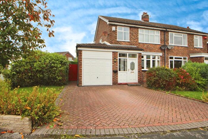 3 Bedroom Semi-Detached House For Sale In Moss Bank Close, Hadfield, Glossop, Derbyshire, SK13