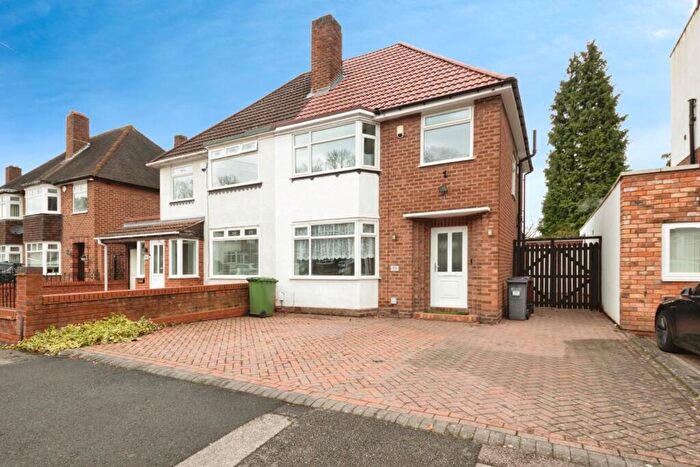 3 Bedroom Semi Detached House For Sale In Knightsbridge Road, Solihull, B92