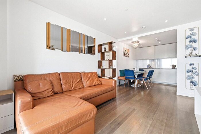 2 Bedroom Flat To Rent In Cutter Lane, London, SE10