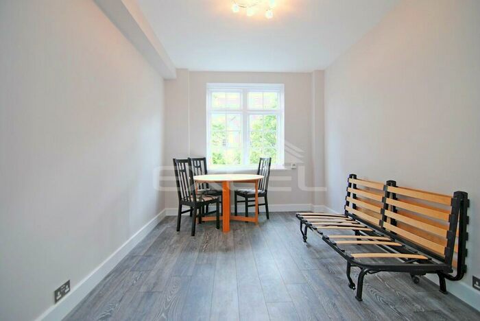 Studio To Rent In Langford Court, Abbey Road, St Johns Wood, NW8