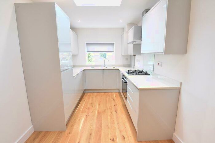 2 Bedroom Flat To Rent In Hitchin Road, Luton, LU2