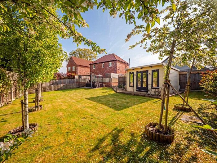 3 Bedroom Detached House For Sale In Cannon Marcon Way, Edgefield, NR24