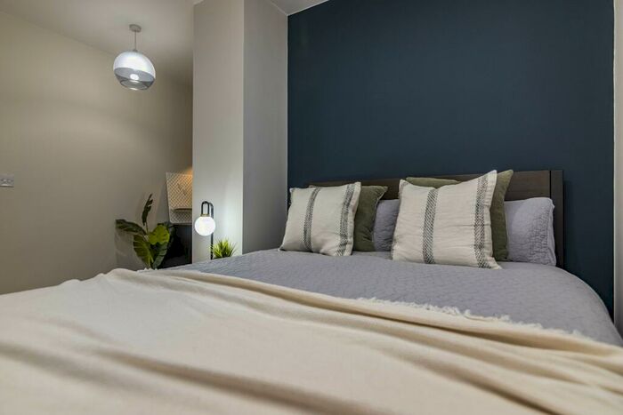 2 Bedroom Flat To Rent In Apartment, Powell House, LN5