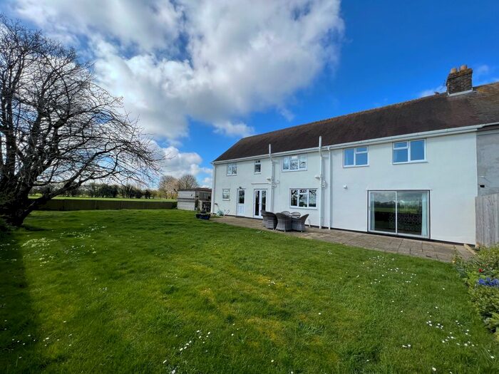 5 Bedroom Semi-Detached House To Rent In Heath Farm Lane, Harrowby, NG31
