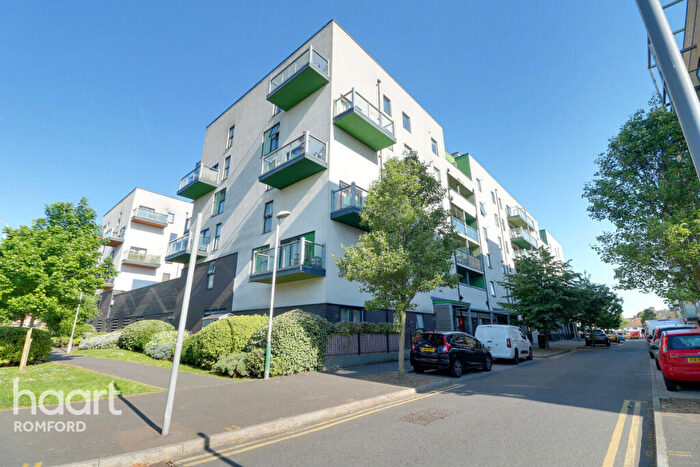 1 Bedroom Apartment To Rent In Crown Drive, Romford, RM7