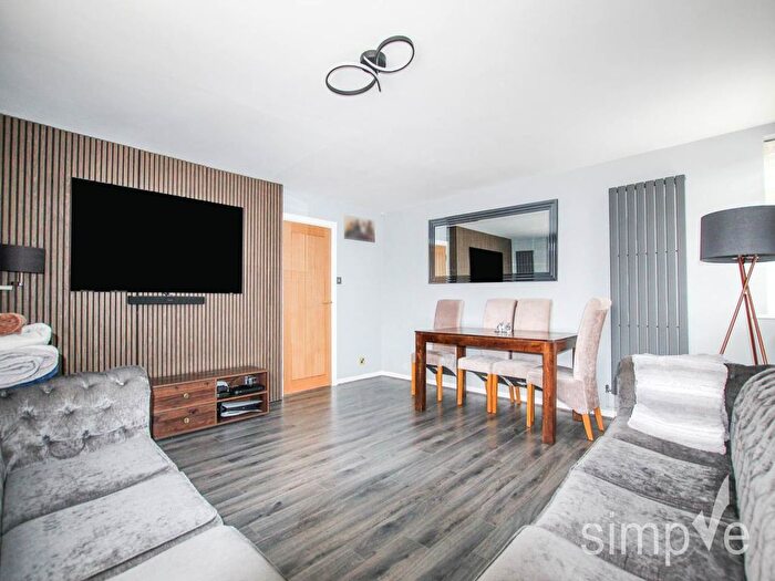 2 Bedroom Flat To Rent In Black Rod Close, Hayes, Middlesex, UB3