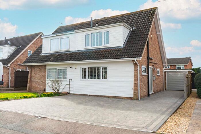 2 Bedroom Semi-Detached House For Sale In Upton Drive, Wigston, Leicester, LE18