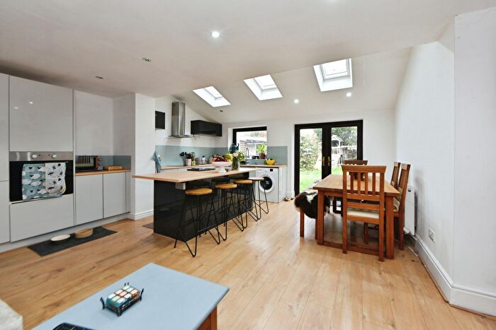 3 Bedroom Semi-detached House For Sale In Manley Road, Sale, M33