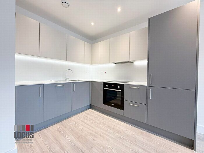 1 Bedroom Flat To Rent In Manford Way, Chigwell, IG7