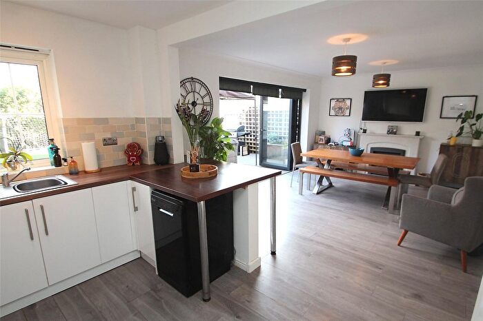 4 Bedroom Detached House For Sale In Stag Way, Fareham, Hampshire, PO15