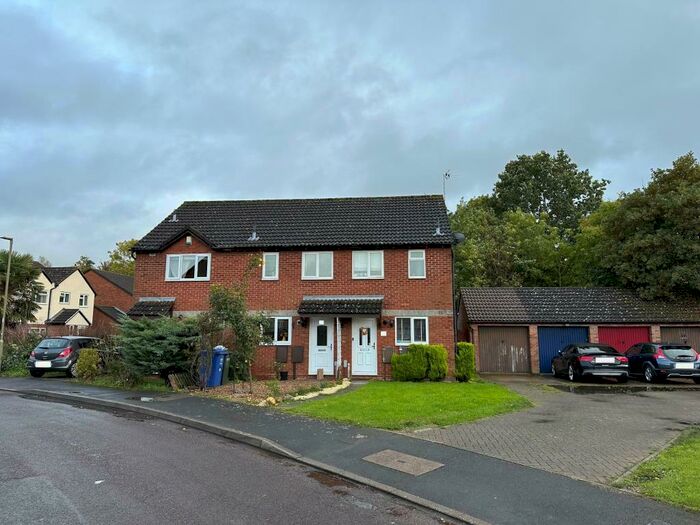 2 Bedroom Terraced House To Rent In Kestrel Way, Bicester, OX26