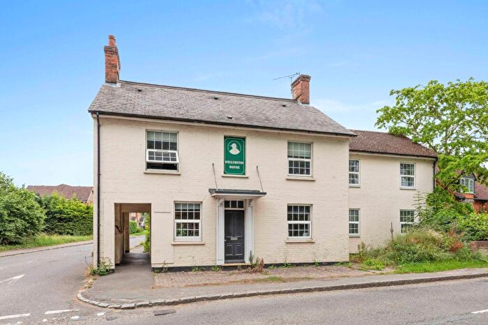 1 Bedroom Flat For Sale In Wellington House, Lower Icknield Way, HP27