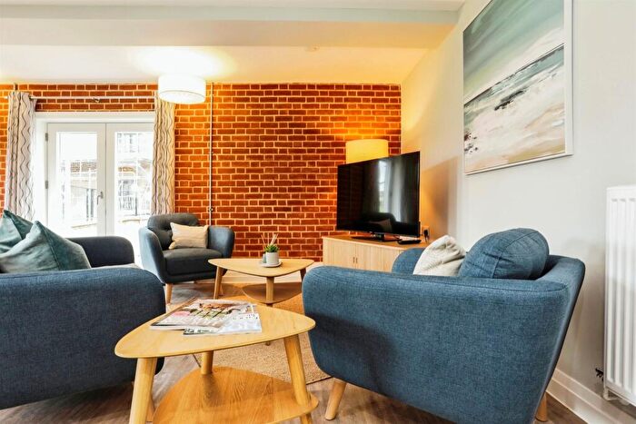 1 Bedroom Apartment For Sale In Bridge Street, Hadleigh, Ipswich, IP7
