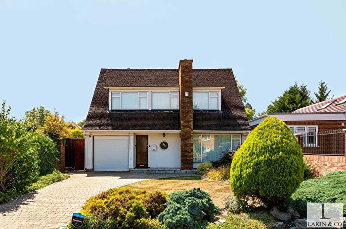 3 Bedroom Detached House For Sale In Woodstock Drive, Ickenham, UB10