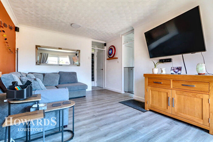 2 Bedroom Semi-Detached Bungalow For Sale In Elmdale Drive, Carlton Colville, NR33