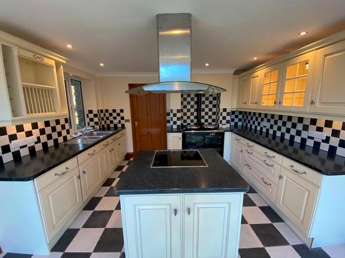 6 Bedroom Detached House To Rent In Shute, Axminster, EX13