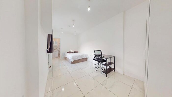 1 Bedroom Property To Rent In Chatsworth Road, Willesden Green, NW2