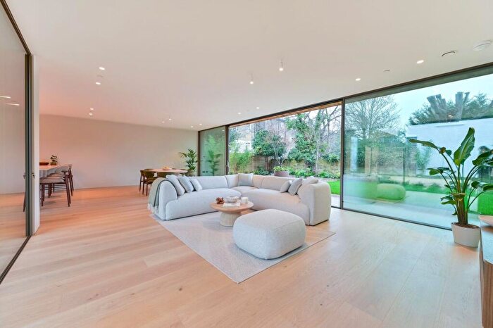 5 Bedroom Detached House To Rent In Cordelia Close, Blackheath, London, SE3