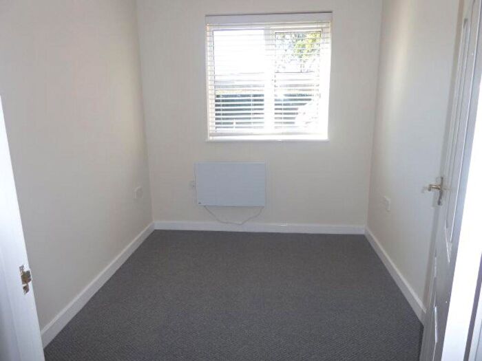 2 Bedroom Flat To Rent In Cedar Gate, Manning Road, Moulton, NN3