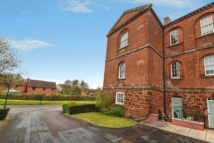 3 Bedroom Flat For Sale In Woodbury Walk, Exminster, Exeter, EX6