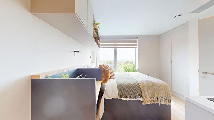 Studio To Rent In The Mall, London, W5