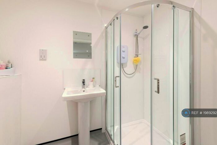 1 Bedroom Flat To Rent In Banglo House, Bath, BA2