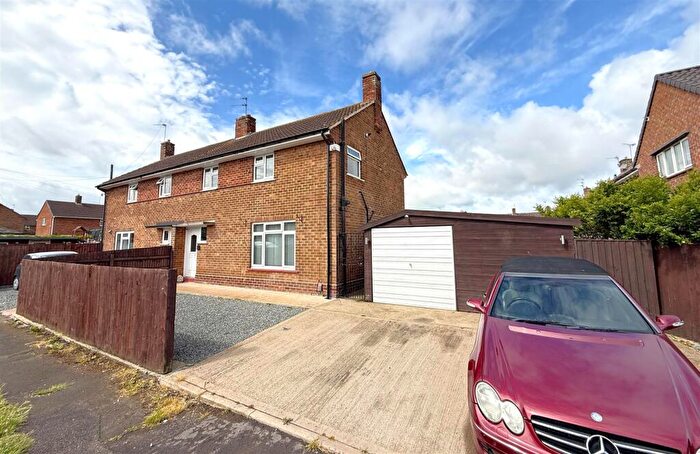 3 Bedroom Semi-Detached House For Sale In Edinburgh Drive, Bingham, NG13