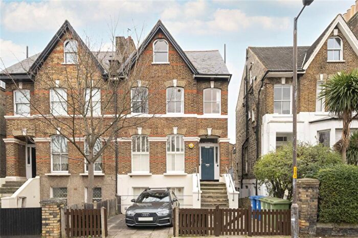 1 Bedroom Apartment For Sale In St Marys Road, Nunhead, SE15