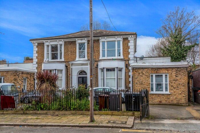 3 Bedroom Semi-Detached House To Rent In Massie Road, Hackney, London, E8