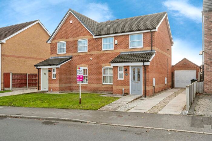 3 Bedroom Semi Detached House For Sale In Highfield Close, Dunscroft, Doncaster, DN7