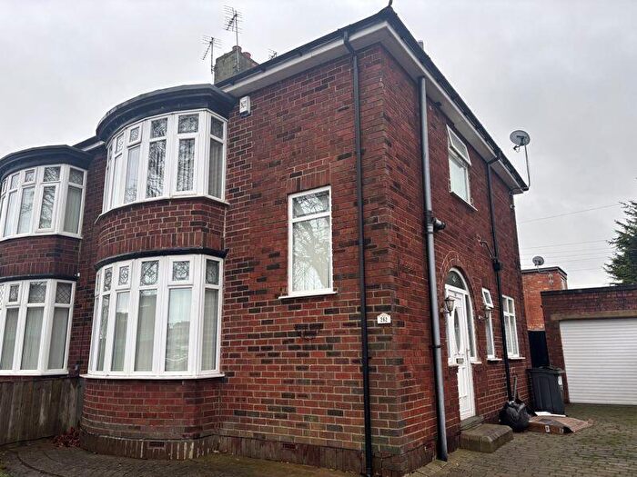 4 Bedroom Semi-Detached House For Sale In Yarm Road, Darlington, DL1