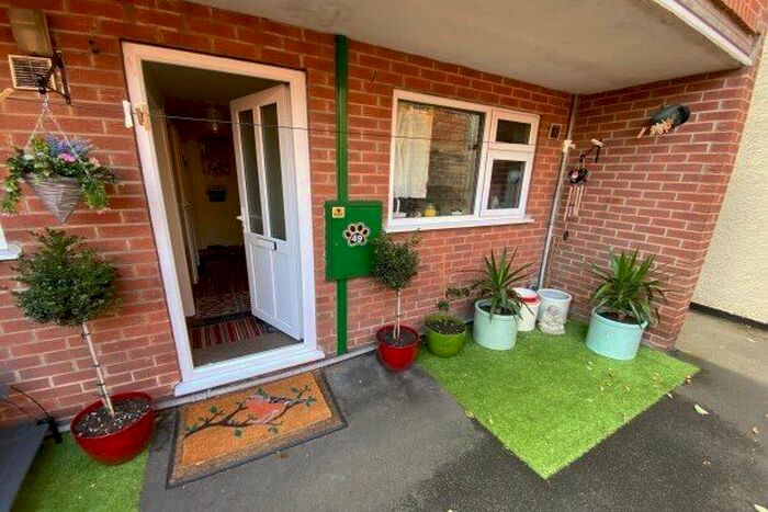 1 Bedroom Flat To Rent In Burton Road, Nottingham, NG4