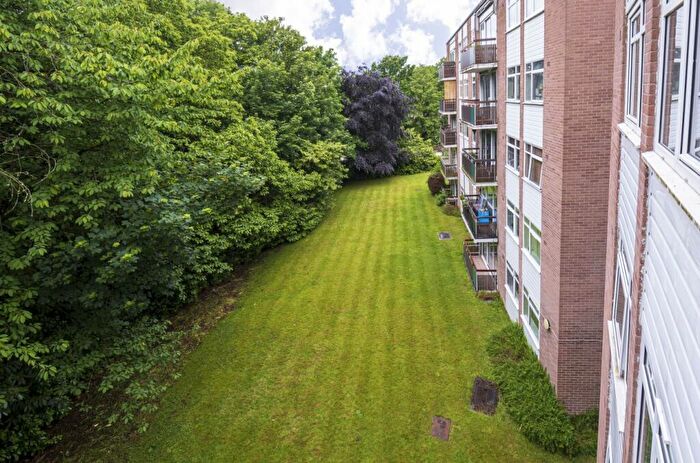2 Bedroom Apartment To Rent In Kemnal Road, Chislehurst, BR7