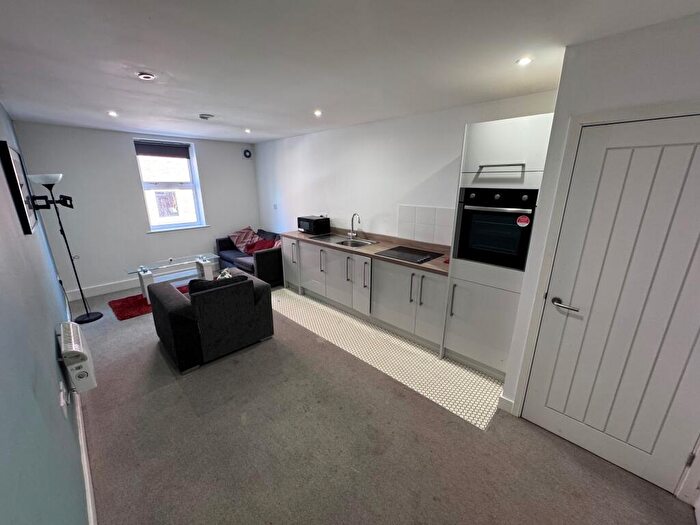 2 Bedroom Flat To Rent In Arden Street, CV37