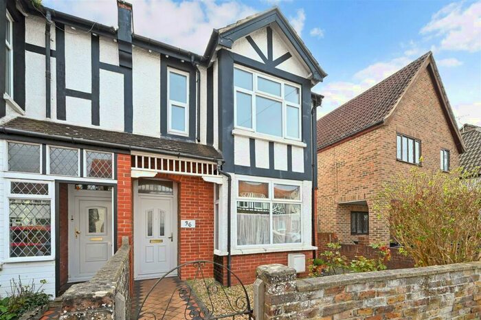 2 Bedroom Apartment To Rent In Gordon Avenue, Bognor Regis, PO22