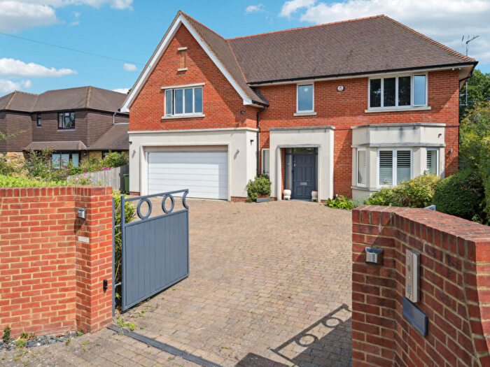 7 Bedroom Detached House For Sale In Cherry Tree Road, Beaconsfield, HP9