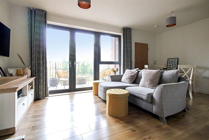1 Bedroom Flat For Sale In Havelock Road, Southall, UB2